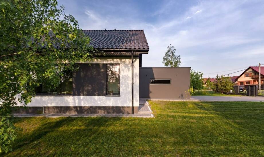 Jakie udogodnienia oferują domy na sprzedaż w okolicach Bielska-Białej?