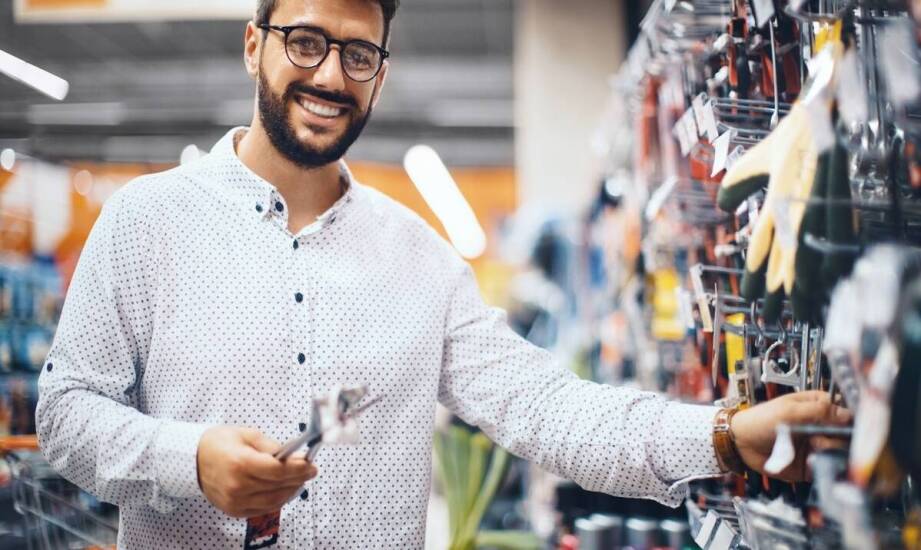 Jak dynamiczny rozwój sieci sklepów wpływa na dostępność produktów dla klientów?