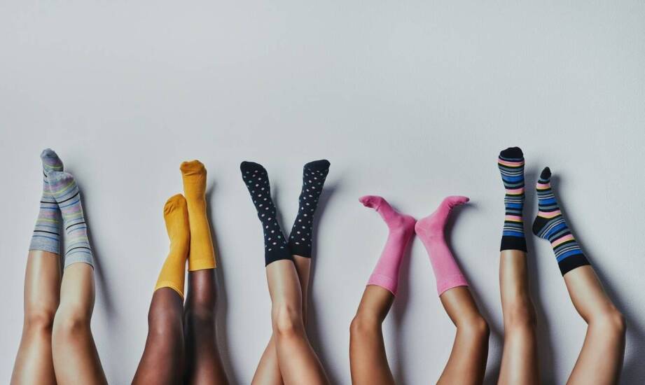 Jakie materiały dominują w produkcji pesail skarpet męskich?