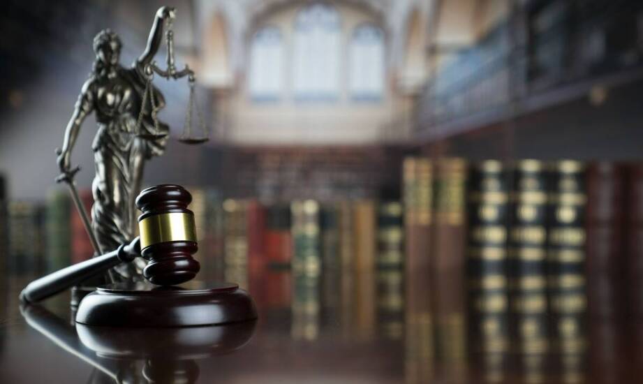 Prawo wykroczeń a prawo karne – jakie są kluczowe różnice dla oskarżonych?