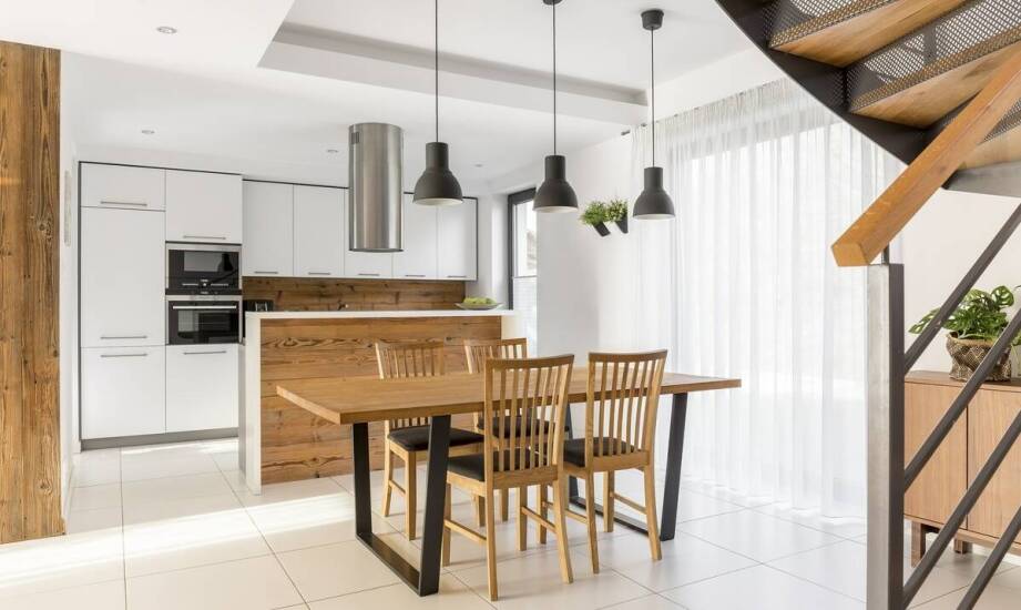 Metal, drewno czy szkło? Wybór materiałów na stół i krzesła