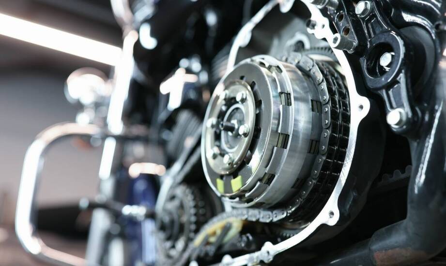 Wpływ stylu jazdy na zużycie podzespołów w motocyklach 500 zarejestrowanych na