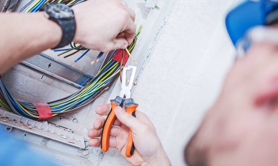 Przewodnik po konserwacji i serwisowaniu zacisków do kabli elektrycznych