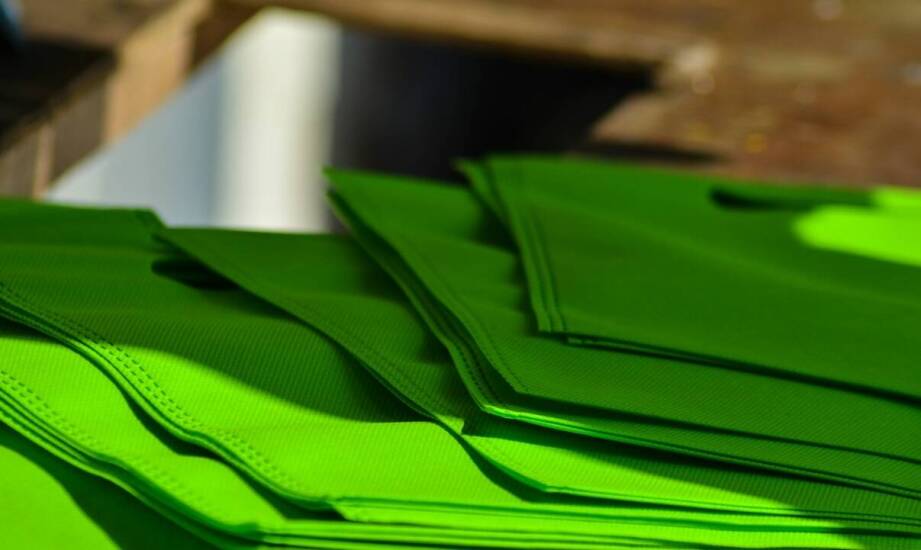 Jak dbać o neonowe torby, aby zachowały swój blask na długo?