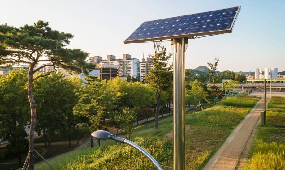 Efektywność energetyczna lamp ulicznych solarnych 500W w przestrzeniach miejskich