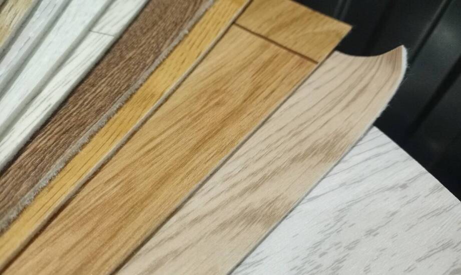 Panele podłogowe a akustyka wnętrz: jak wybrać odpowiednie rozwiązanie?