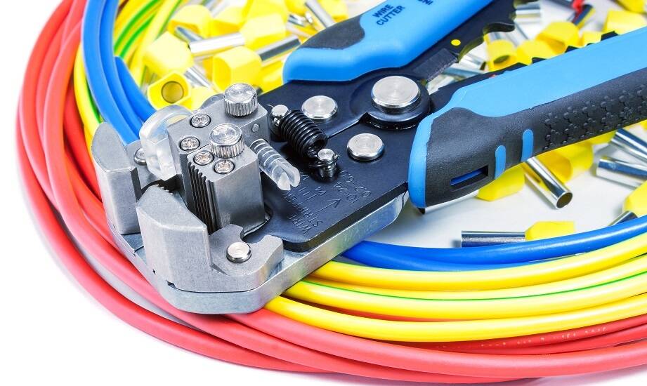 Bezpieczeństwo użytkowania zaciskarek akumulatorowych w trudnych warunkach