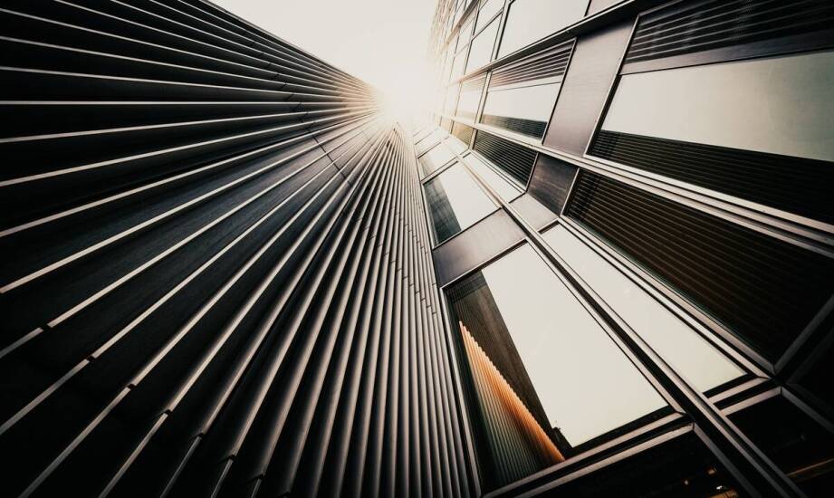 Wpływ sprężyn taśmowych na oszczędność miejsca w nowoczesnych konstrukcjach