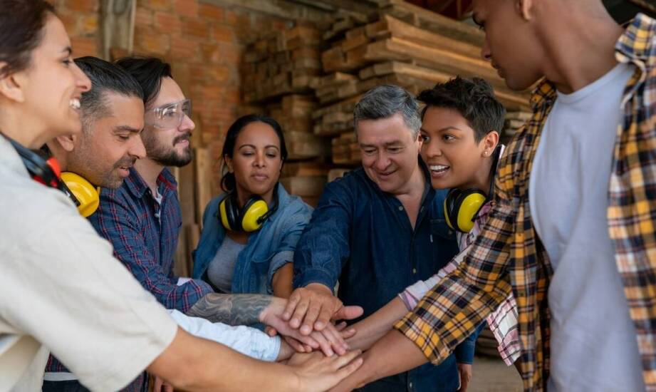 Dlaczego koszulki polo z logo firmy są kluczowym elementem strategii marketingowej?