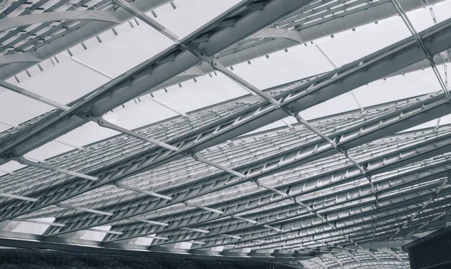 Wpływ nowoczesnych technologii na trwałość konstrukcji dachowej