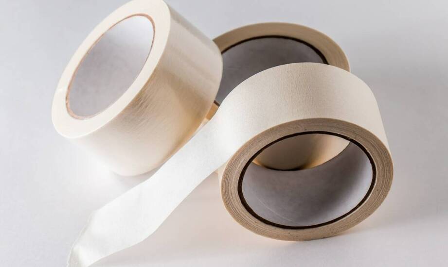 Jakie są korzyści z użycia taśm samoprzylepnych w sektorze medycznym?