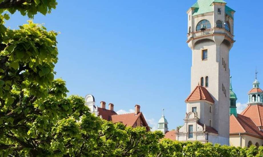 Jak przejażdżka kolejką w Rewalu może urozmaicić Twoje wakacje?