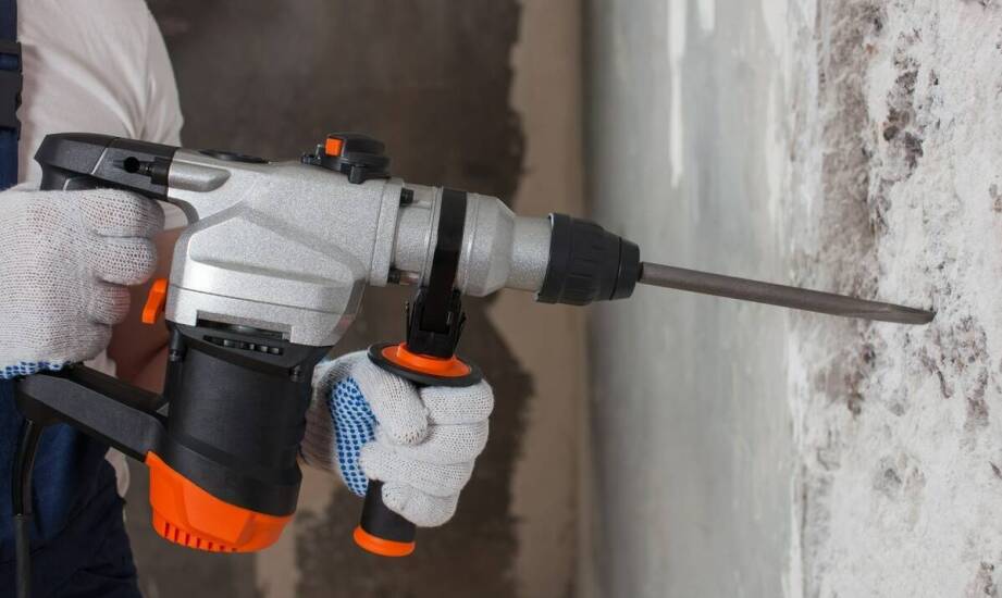 Wiercenie w żelbetonie: jak dobór narzędzi wpływa na koszty?