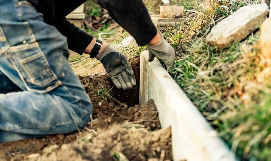 Techniczne aspekty montażu palisady betonowej o wysokości 60 cm