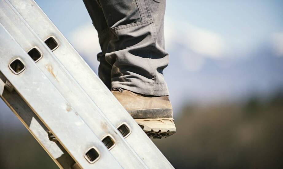 Komfort i trwałość butów roboczych S2 – co warto wiedzieć przed zakupem?