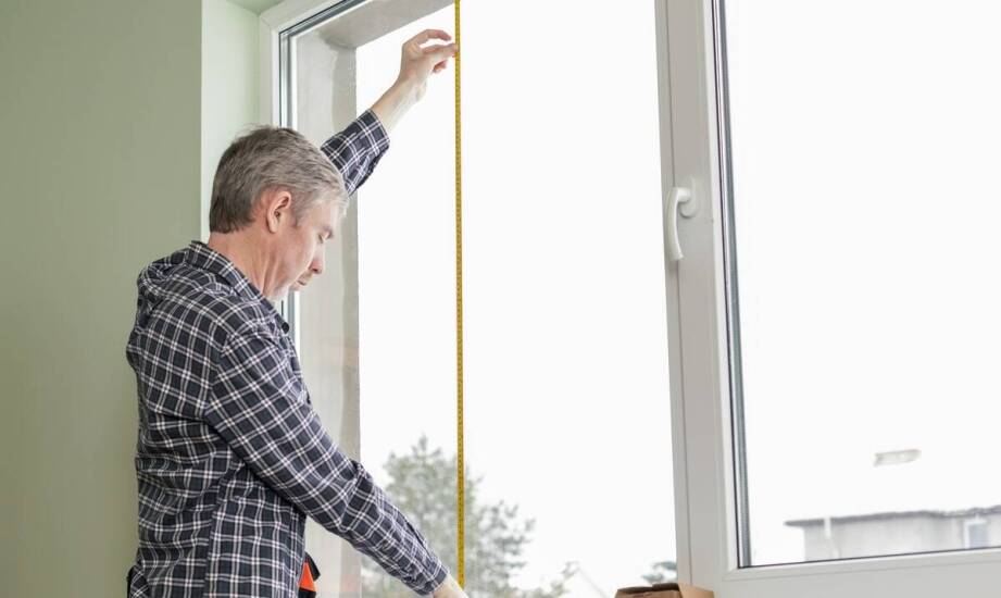 Montaż rolet – jak "db okna strzelin" dostosowuje je do indywidualnych potrzeb?