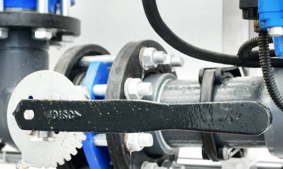 W jaki sposób środek do czyszczenia instalacji wodnej pomaga w zapobieganiu korozji?