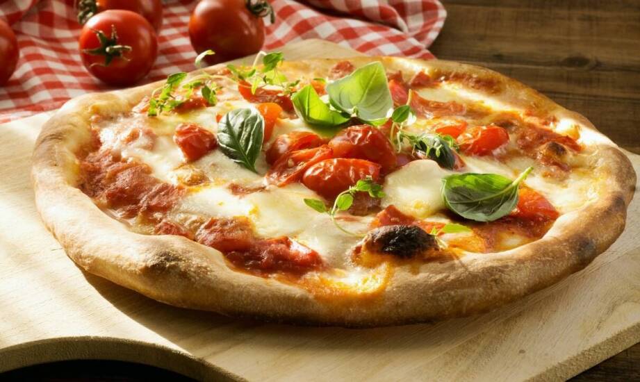 Dlaczego nasze sałatki są idealnym dodatkiem do nocnej pizzy?