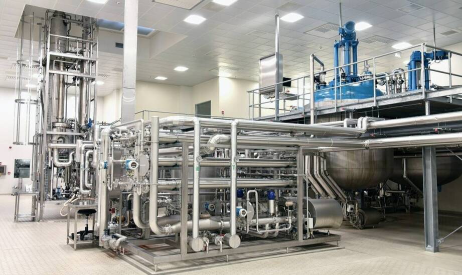 Zastosowanie zmiękczaczy wody w przemyśle farmaceutycznym – dlaczego jest to niezbędne?