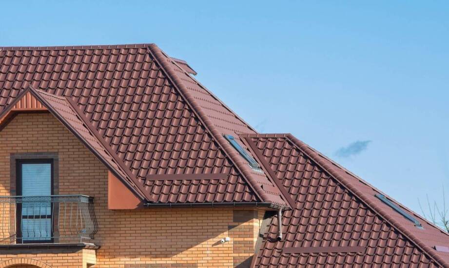 **Bezpieczeństwo i trwałość: jak wybrać odpowiednie pokrycie dachowe podczas remontu w Warszawie?+**
