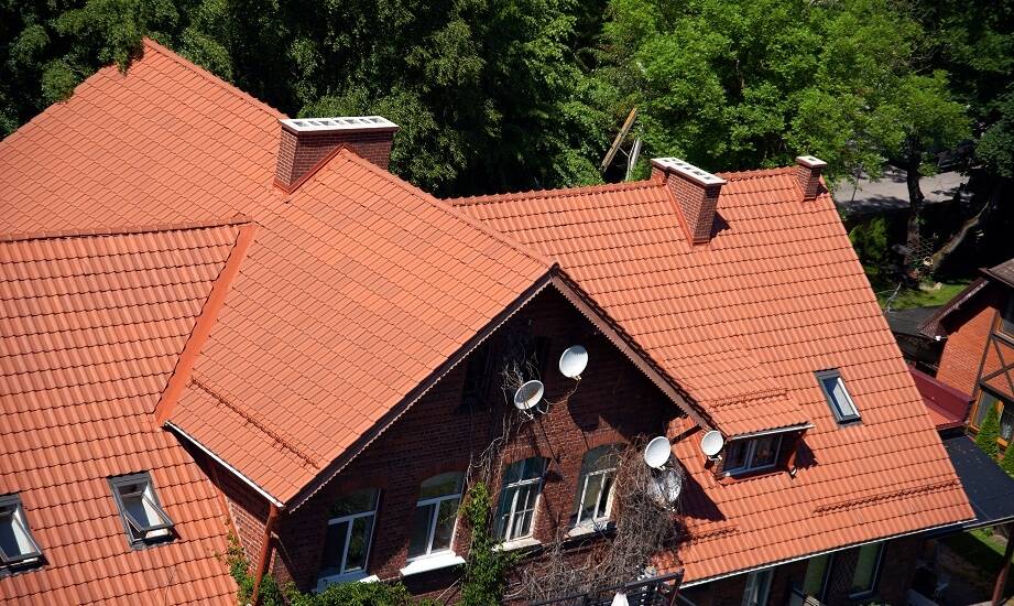 Dachy wielospadowe: Złożoność projektu a funkcjonalność