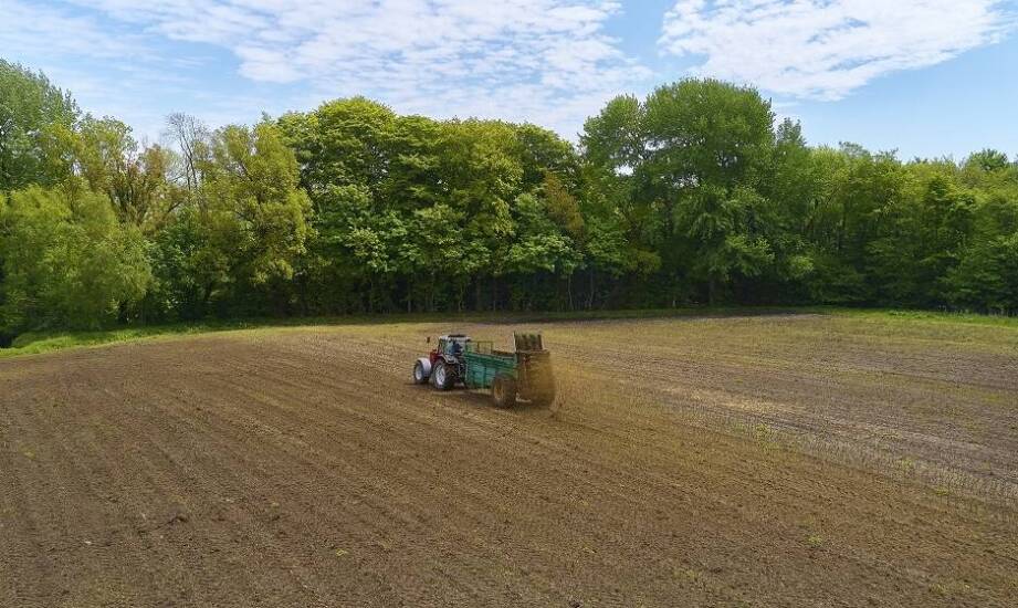 Jakie są najważniejsze cechy nowoczesnych rozrzutników dla rolnictwa ekologicznego?
