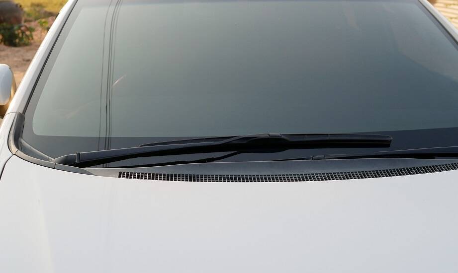 Jakie są różnice między szybami przednimi, tylnymi i bocznymi?