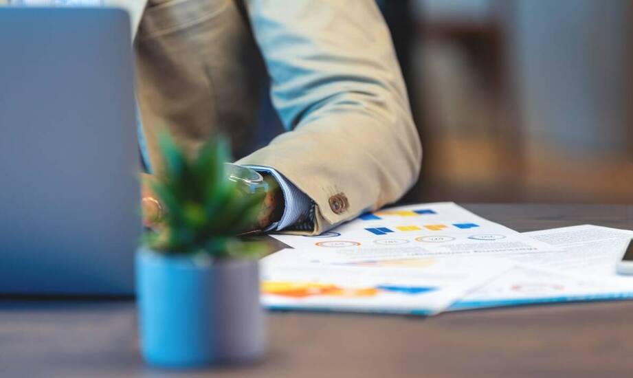 Znaczenie monitorowania zmian w minimalnej stawce godzinowej we Francji dla prowadzenia działalności gospodarczej