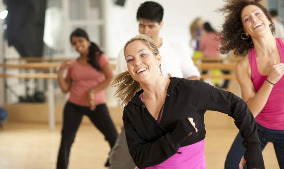 Jak udział w zajęciach grupowych wpływa na motywację do ćwiczeń?