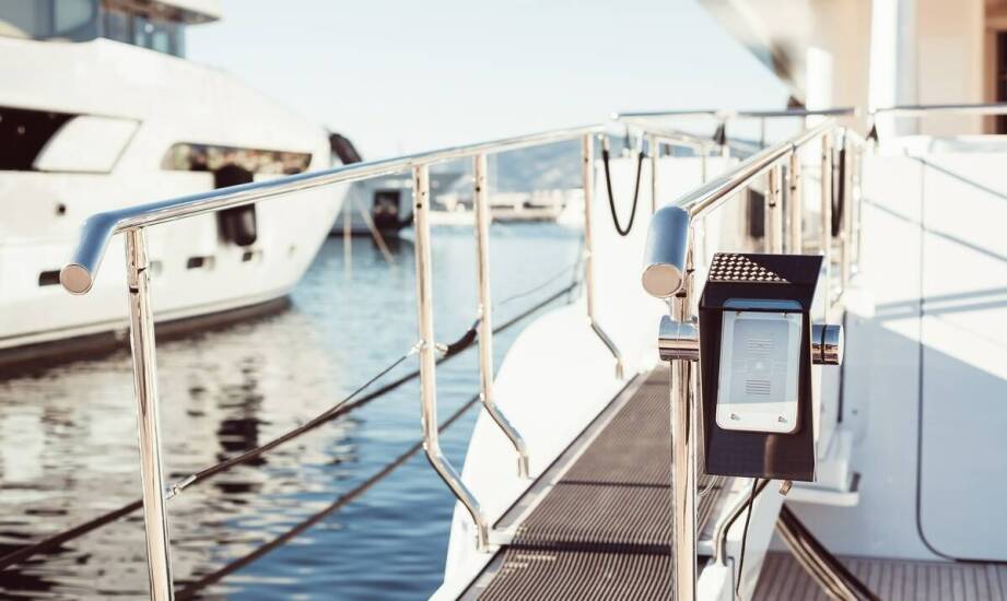 Dlaczego warto znać zasady konserwacji drabinki do motorówki przed sezonem letnim?