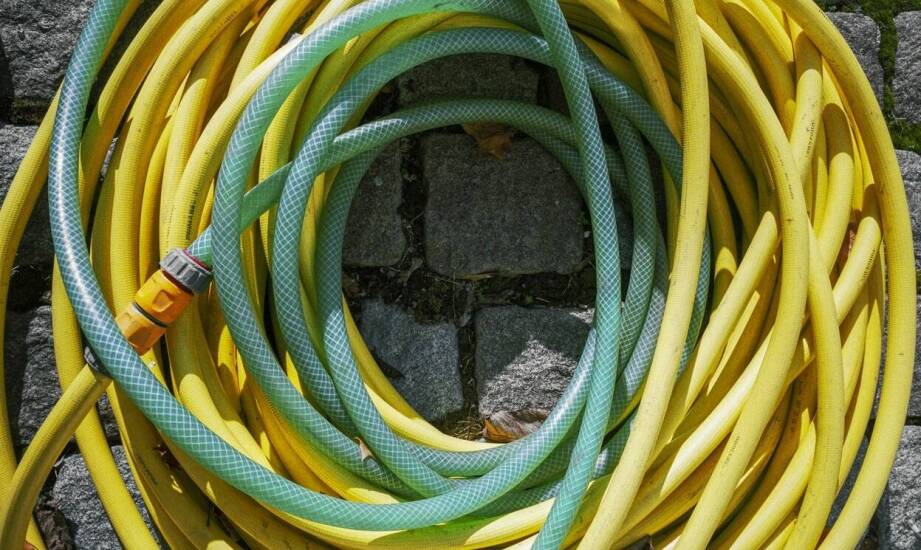 Węże techniczne PVC: ich znaczenie dla bezpieczeństwa i efektywności pracy