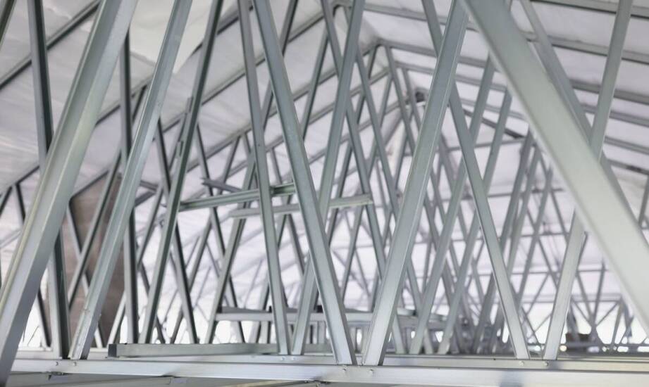 Elastyczność projektowa prefabrykowanych wiązarów dachowych – co warto wiedzieć?