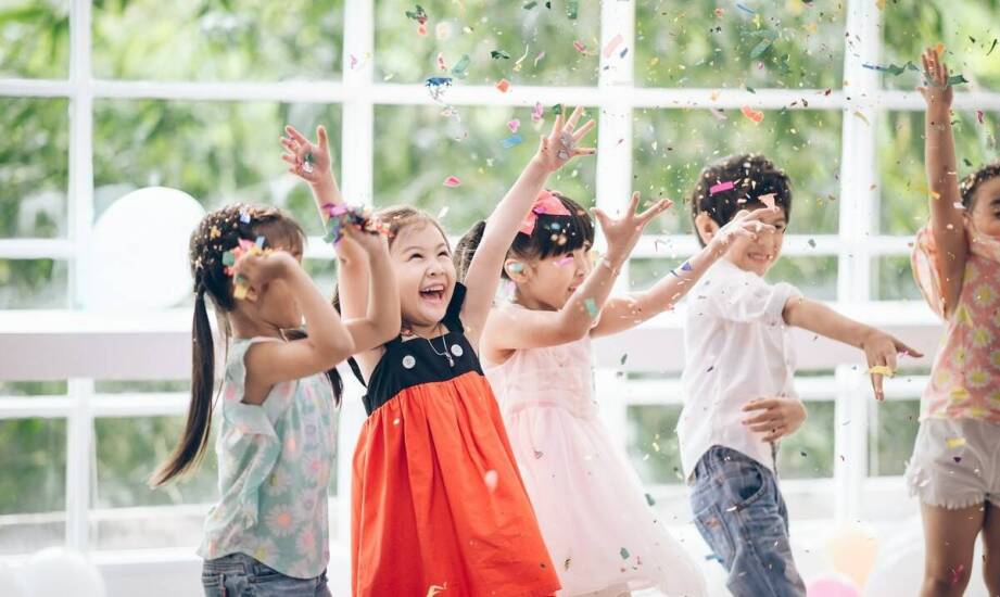 Jak przygotować niezapomniane atrakcje urodzinowe dla dzieci?