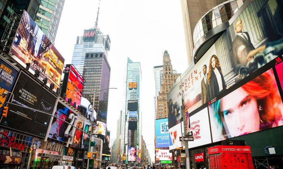 Jak poprawić widoczność przekazu reklamowego dzięki banerom ledowym?