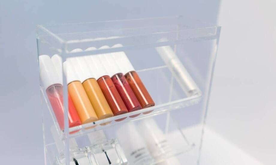 Co warto wiedzieć o pigmentach stosowanych w makijażu permanentnym oczu?