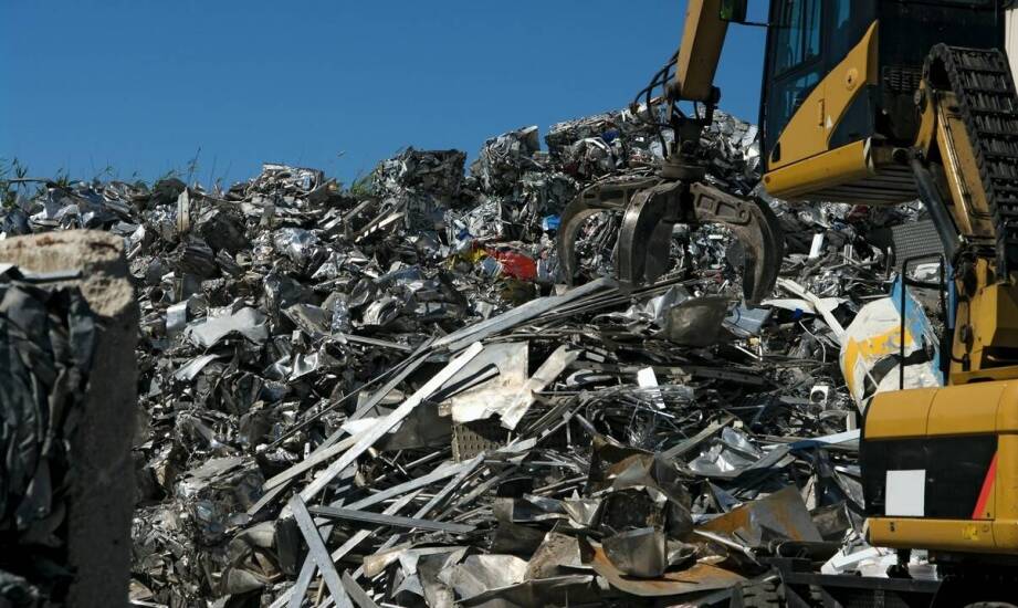 Jak współpraca z hutami przekłada się na ceny skupu złomu stalowego?