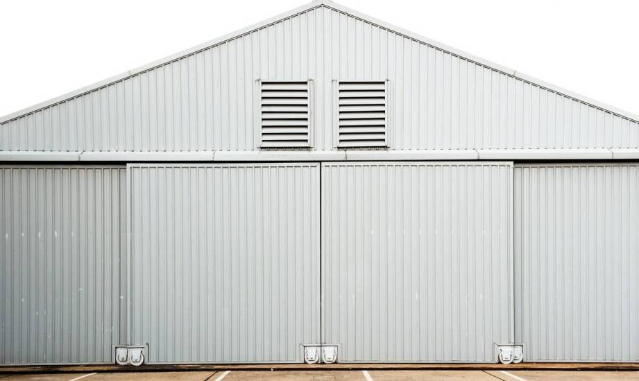 Jakie wyposażenie dodatkowe oferują hale namiotowe całoroczne w różnych branżach?