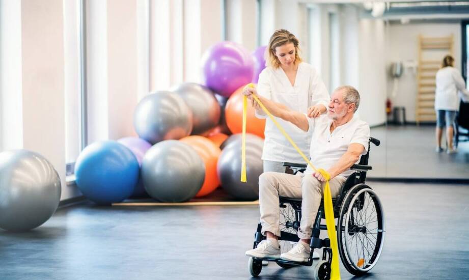 Zastosowanie sprzętu rehabilitacyjnego w fizjoterapii – praktyczne wskazówki