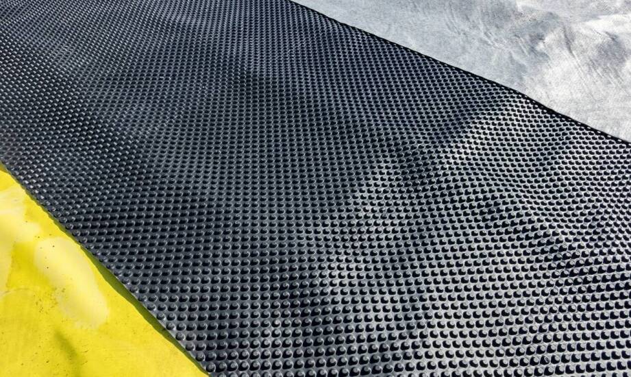 Właściwości antypoślizgowe profili z gumy i ich zastosowania