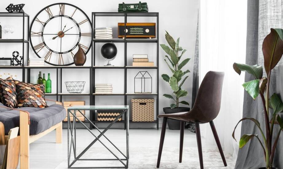 Metalowe kosze i pojemniki jako praktyczne dekoracje wnętrz