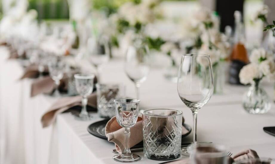 Jak zorganizować wesele marzeń, korzystając z kompleksowej obsługi domu weselnego?