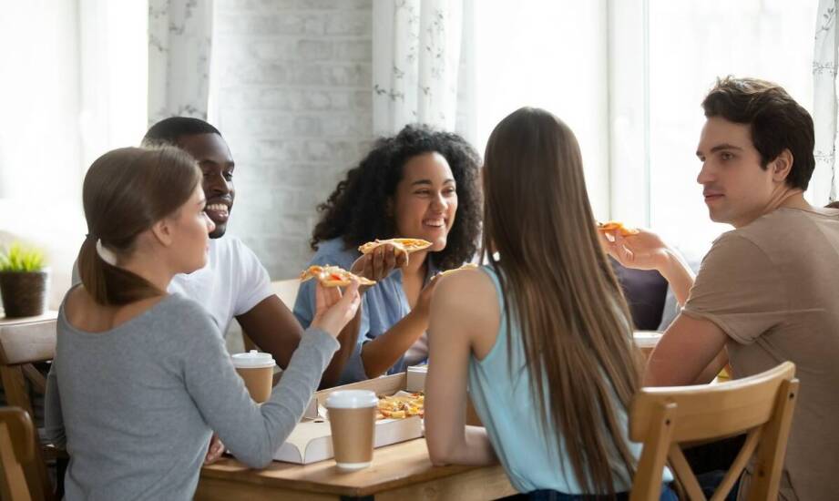 Pizza jako doskonała opcja na spotkanie rodzinne lub firmowe