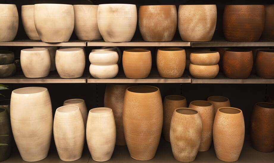 Latest trends in ceramic vase design