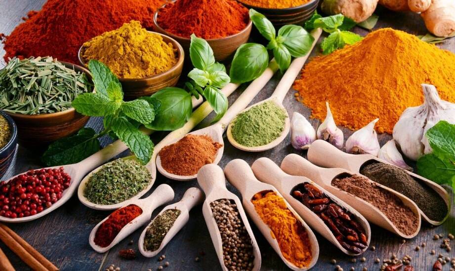 Jak producent sosów dla gastronomii wpływa na rozwój lokalnych smaków?