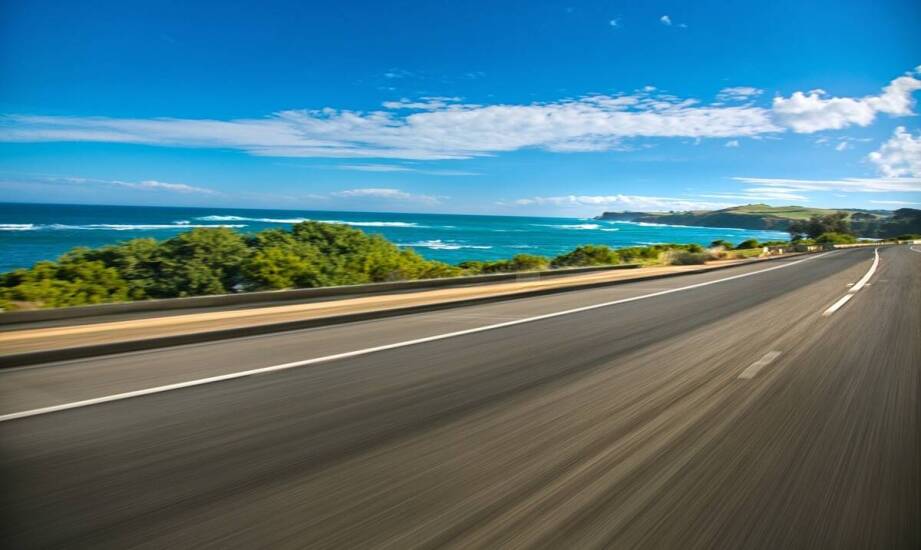 Prędkość na autostradzie: Jak wpływa na czas reakcji kierowców?
