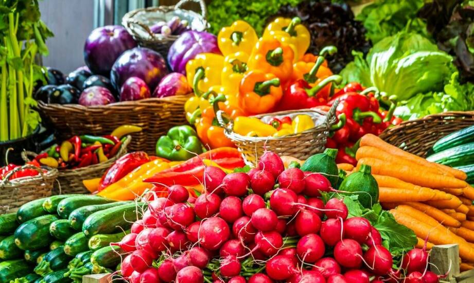 Znaczenie lokalnych produktów w diecie – odkryj zalety zakupów w warzywniaku