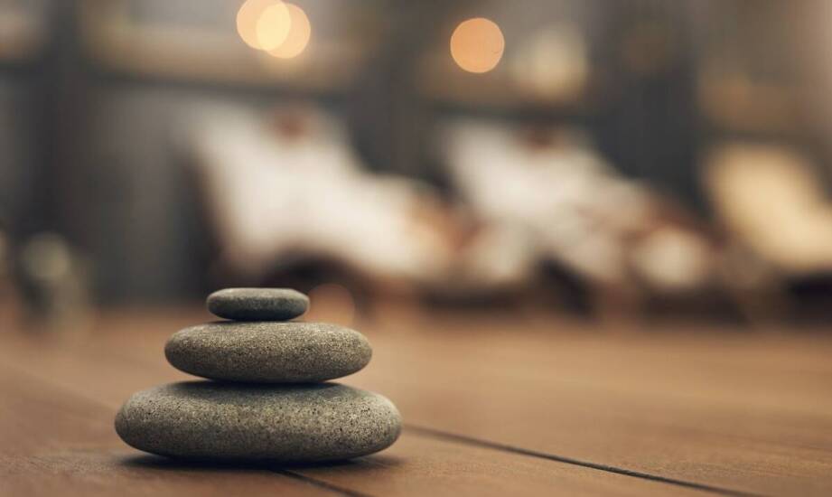 Relaksacyjny pobyt dla par – co zawiera pakiet spa w hotelu?