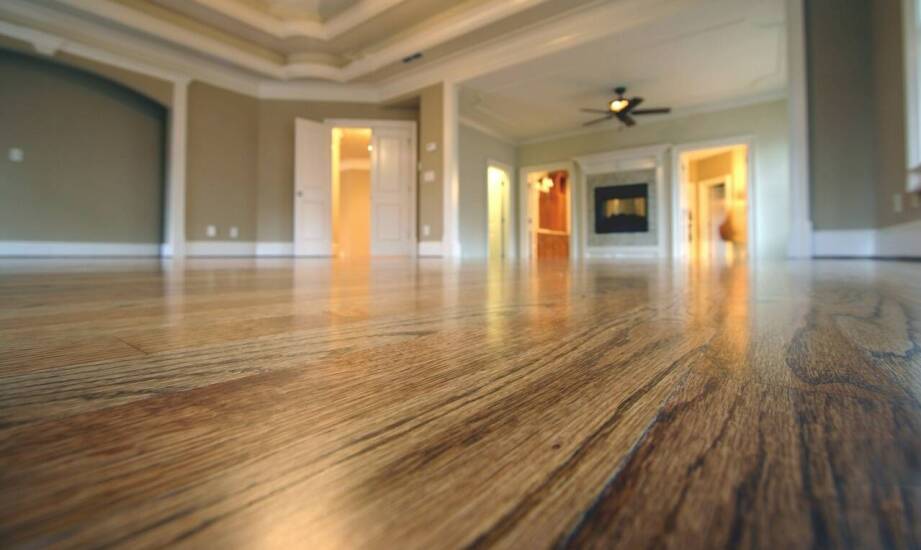 Jak podłogi wpływają na komfort użytkowania przestrzeni?