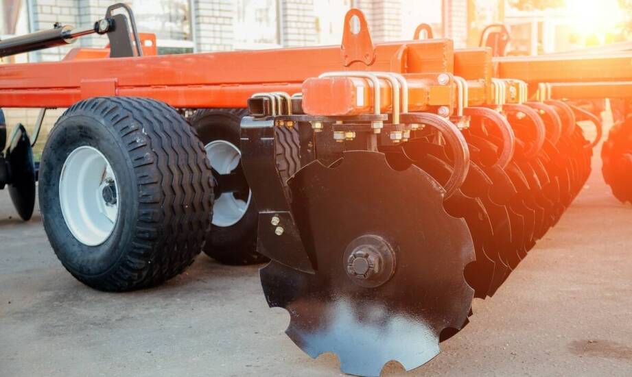 Wpływ odpowiedniego doboru łyżki do opon rolniczych na bezpieczeństwo pracy