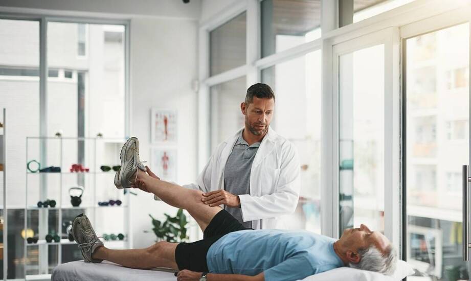 Jakie są najczęstsze urazy kolana i jak je leczy ortopeda?